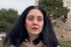 Ουκρανή πρόσφυγας: "Μεγάλο ευχαριστώ στον Λουτσέσκου, πλήρωσε τη μεταφορά μας στη Θεσσαλονίκη"
