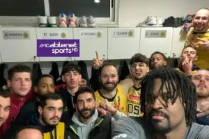 Τα... λιοντάρια στα αποδυτήρια/Respect στους ΑΕΛίστες