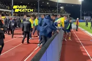 (ΑΕΛ-ΒΙΝΤΕΟ 7 λεπτών) Τα τελευταία δευτερόλεπτα, η "έκρηξη" και το πάρτι με τον κόσμο!