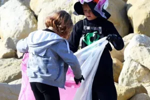 Ο Άρης συμμετείχε στον καθαρισμό της παραλίας του Αγίου Τύχωνα (φώτος)