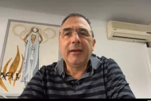 "Να 'αγοράσουμε' ελπίδα για το μέλλον/Πρέπει να αποβάλουμε αυτό το ψυχωτικό..."