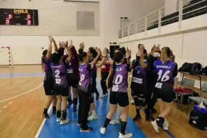 Τρένο η ΕΝ Αθηένου