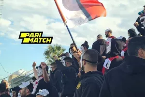 Οργανωμένοι Νέας Σαλαμίνας: Δίνουν μάσκες του Γκάι Φοξ! (V for Vendetta)