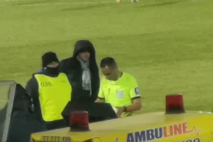 On field review υπό το βλέμμα του Τιμούρ και πέναλτι! (φωτός)