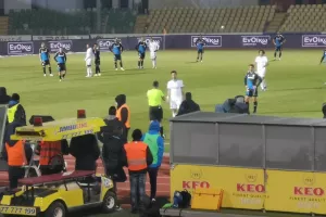 On field review υπό το βλέμμα του Τιμούρ και πέναλτι! (φωτός)