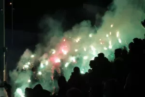 ΦΩΤΟΣ/"Pyro show" οι Ομονοιάτες!