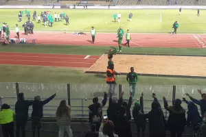 Στο τέλος είχε... φανέλες στην κερκίδα! (βίντεο/φώτος)
