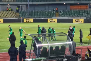 Διπλό τσεκ από VAR και... 2-0