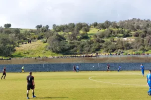 (ΒΙΝΤΕΟ/ΦΩΤΟΣ) Κοσμοσυρροή και ατμόσφαιρα αγώνα Α΄ Κατηγορίας στο ντέρμπι ΕΠΕΛ Λάρνακας