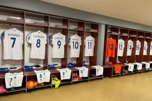 Έτοιμα τα αποδυτήρια στην "A. Le Coq Arena" (Φώτος)