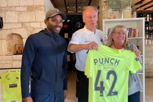 Συνάντηση  Jason Puncheon με Βρετανούς (φώτος)