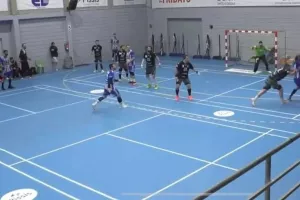 Κυανόλευκο προβάδισμα, με ανατροπή