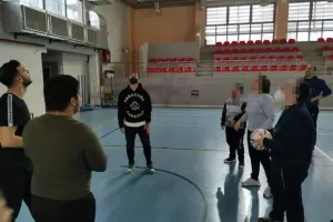 Ο Βιεϊρίνια δίπλα στα παιδιά (φώτος)
