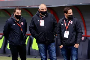 Σαλαμίνα-Οθέλλος: Ο Φλοριάν κάνει πλάκα και η Σαλαμίνα πιάνει... κορυφή! (φώτος)