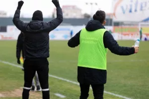 Σαλαμίνα-Οθέλλος: Ο Φλοριάν κάνει πλάκα και η Σαλαμίνα πιάνει... κορυφή! (φώτος)