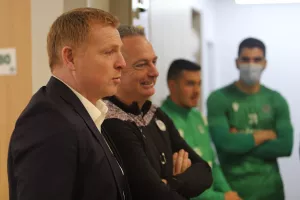 Η... πρώτη του Λένον στο "Ηλίας Πούλλος" (φώτος)