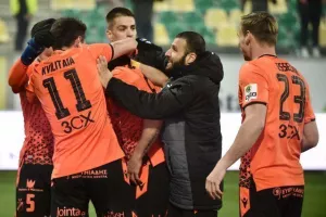 ΑΕΚ-ΑΠΟΕΛ: "Πορτοκαλί" απόδραση και φούλ για τίτλο με buzzer-beater Καρώ!  (φώτος)