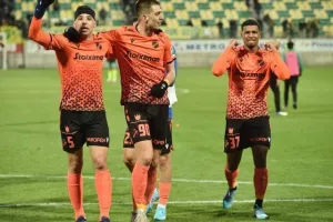 ΑΕΚ-ΑΠΟΕΛ: "Πορτοκαλί" απόδραση και φούλ για τίτλο με buzzer-beater Καρώ!  (φώτος)