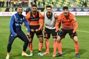 ΑΕΚ-ΑΠΟΕΛ: "Πορτοκαλί" απόδραση και φούλ για τίτλο με buzzer-beater Καρώ!  (φώτος)