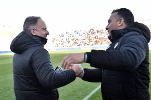 Χαμόγελα, χειραψία, αγκαλιά! (Φώτος)