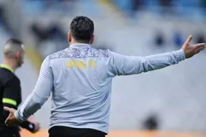 ΑΠΟΕΛ - Άρης: Ο Στεπίνσκι έστησε... μπλόκο στο ΓΣΠ! (φώτος)