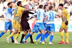 ΑΠΟΕΛ - Απόλλων: Χωρίς νικητή, "κερδισμένοι" οι γαλάζιοι (φώτος)