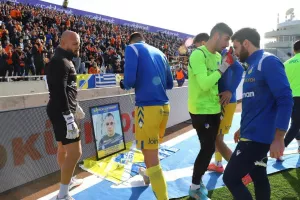 ΑΠΟΕΛ/Φόρος τιμής σε Γιάννο και Αντρέα (βίντεο/φώτος)
