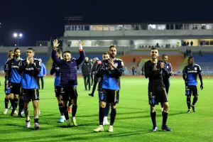 Η νέα ευκαιρία και οι... αποστάσεις