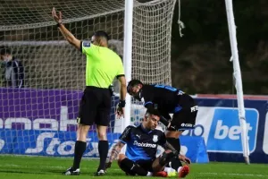 Πάφος-Απόλλων: Άσφαιρη... μάχη στο "Στέλιος Κυριακίδης" (φώτος)
