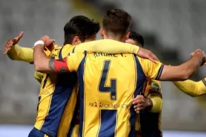 Ολυμπιακός-ΑΕΛ: Από νίκη σε νίκη και τώρα… ο 1ος "τελικός"! (φώτος)