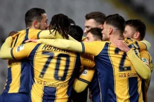Ολυμπιακός-ΑΕΛ: Από νίκη σε νίκη και τώρα… ο 1ος "τελικός"! (φώτος)
