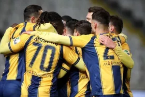 Ολυμπιακός-ΑΕΛ: Από νίκη σε νίκη και τώρα… ο 1ος "τελικός"! (φώτος)