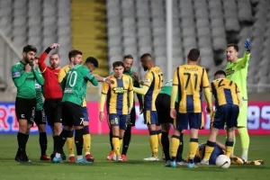 Ολυμπιακός-ΑΕΛ: Από νίκη σε νίκη και τώρα… ο 1ος "τελικός"! (φώτος)