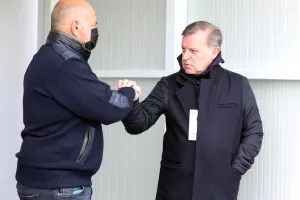 Προεδρικό 'πηγαδάκι' Καραπατάκη, Λευκαρίτη - Πρόδρομου, Χάρη (φώτος)