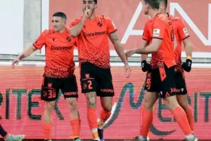 ΑΕΚ-ΑΠΟΕΛ: "Πορτοκαλί" απόδραση και φούλ για τίτλο με buzzer-beater Καρώ!  (φώτος)