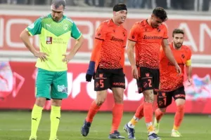 ΑΕΚ-ΑΠΟΕΛ: "Πορτοκαλί" απόδραση και φούλ για τίτλο με buzzer-beater Καρώ!  (φώτος)