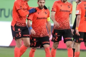 ΑΕΚ-ΑΠΟΕΛ: "Πορτοκαλί" απόδραση και φούλ για τίτλο με buzzer-beater Καρώ!  (φώτος)