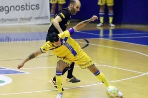 Μια νίκη μακριά από το πρωτάθλημα ο ΑΠΟΕΛ! (φώτος)