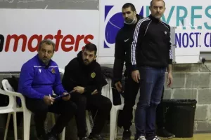 Στο… καυτό «Λευκόθεο», Πρωταθλητής ο ΑΠΟΕΛ! (φώτος)