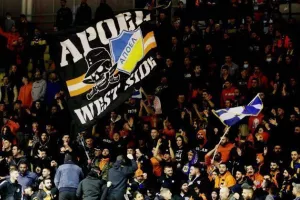 Χαμό... στο "Λευκόθεο" οι ΑΠΟΕΛίστες! (Φώτος/Βίντεο)
