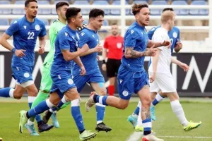 (ΦΩΤΟΣ) Κρίμα για τις Ελπίδες μας, ισοφάριση στο 90+4΄…