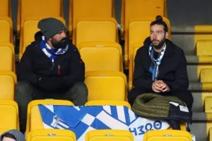 Φωτορεπορτάζ από τους οπαδούς Απόλλων και Ανόρθωσης