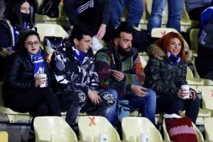 Φωτορεπορτάζ από τους οπαδούς Απόλλων και Ανόρθωσης