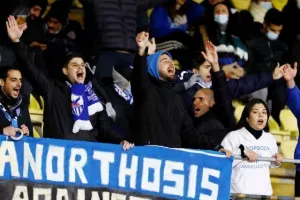 Φωτορεπορτάζ από τους οπαδούς Απόλλων και Ανόρθωσης