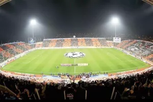 "ΑΠΟΕΛΙΣΤΕΣ, γιορτάστε με τη ψυχή σας/ Θα διηγούμαστε στα εγγόνια μας το πιο όμορφο παραμύθι"