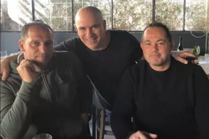 Ποδοσφαιροπαρέα… στον «Καρά»!