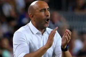 AEK: Σενάριο για Αμπελάρδο