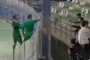 Αποθέωση και... οι φανέλες στην κερκίδα! (Φώτος/Βίντεο)
