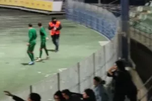 Αποθέωση και... οι φανέλες στην κερκίδα! (Φώτος/Βίντεο)