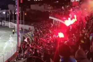 Υποδοχή με: "Απόλλων Θρύλος Πρωτάθλημα"! (Βίντεο)